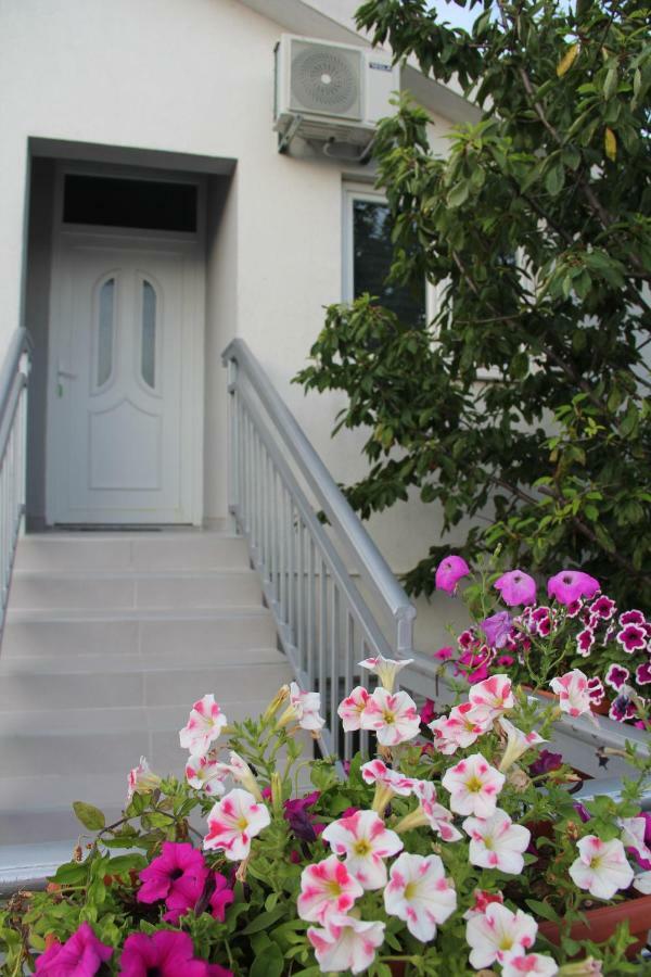 Holiday Home Flora Mostar Exterior photo