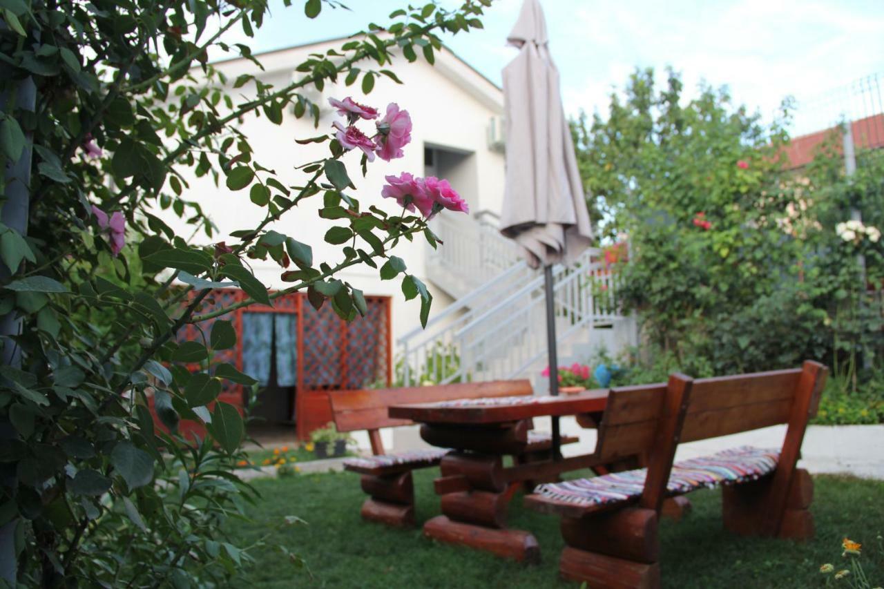 Holiday Home Flora Mostar Exterior photo